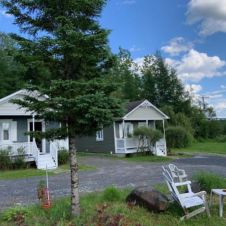 Motel & Chalets --Shefford-Waterloo- Habitation Forest Exteriér fotografie