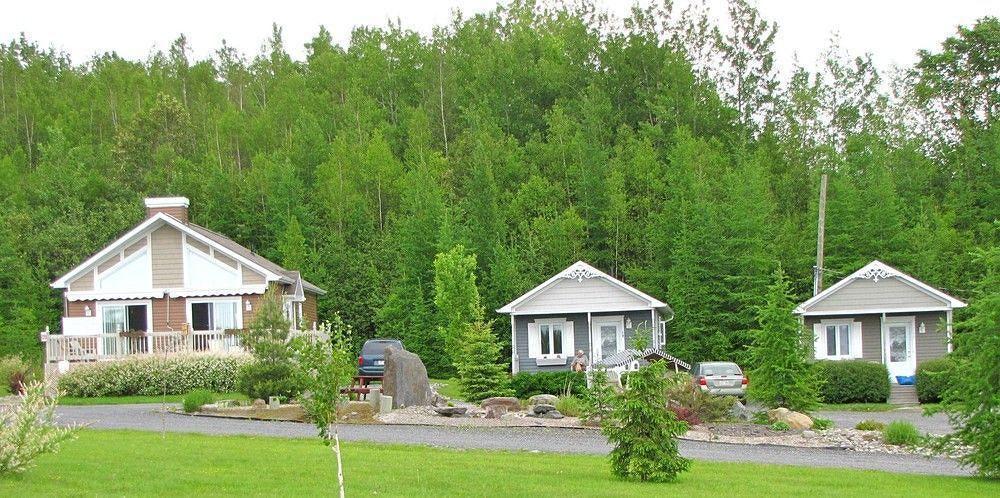 Motel & Chalets --Shefford-Waterloo- Habitation Forest Exteriér fotografie